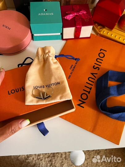 Серьги louis vuitton оригинал
