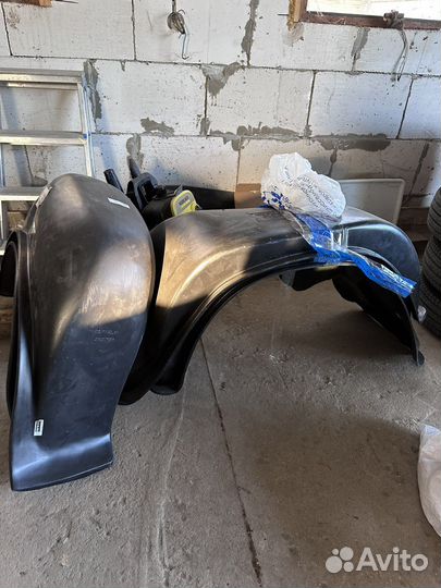 Подкрылки газ 24,24-10