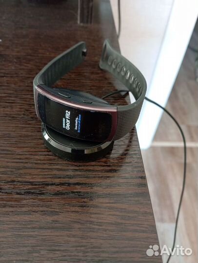 Часы Samsung Gear fit 2