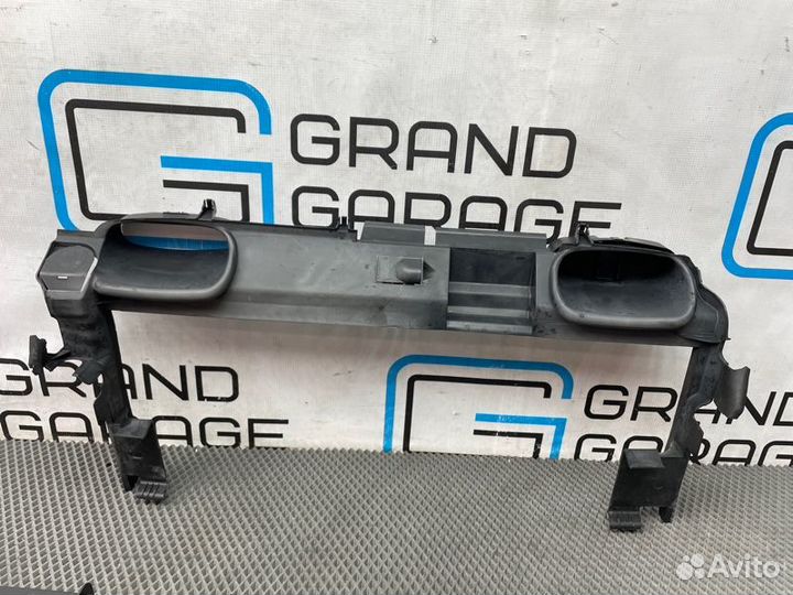 Дефлектор радиатора Mercedes-Benz C-Class 271.946