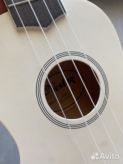 Укулеле veston