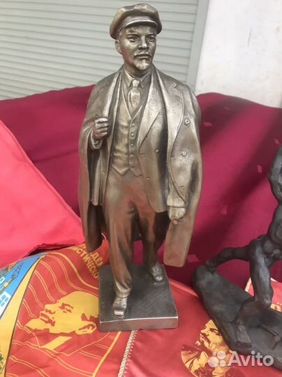 Статуэтка Ленин