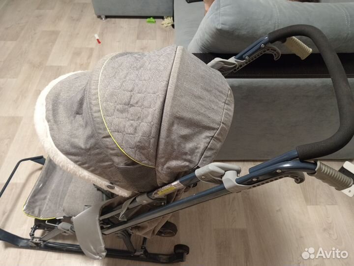 Детские санки на колесиках