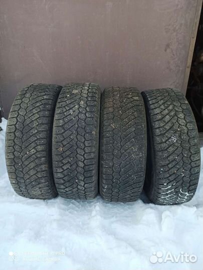 Gislaved Nord Frost 200 215/65 R16