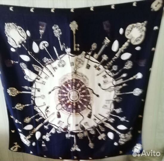 Палантины, шарфы, платки, парео цены разные