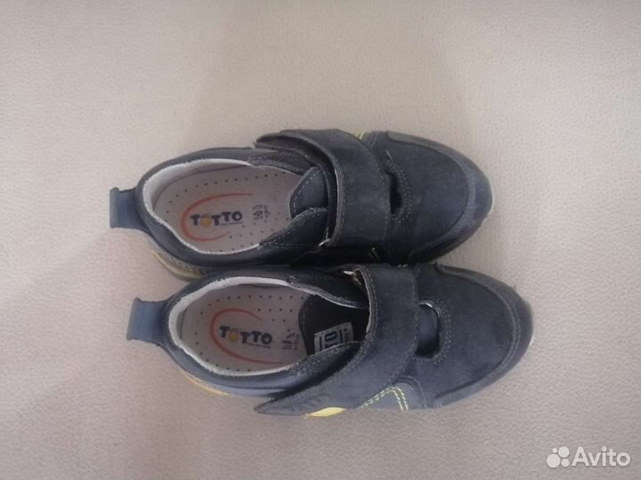 Кроссовки детские размер 27