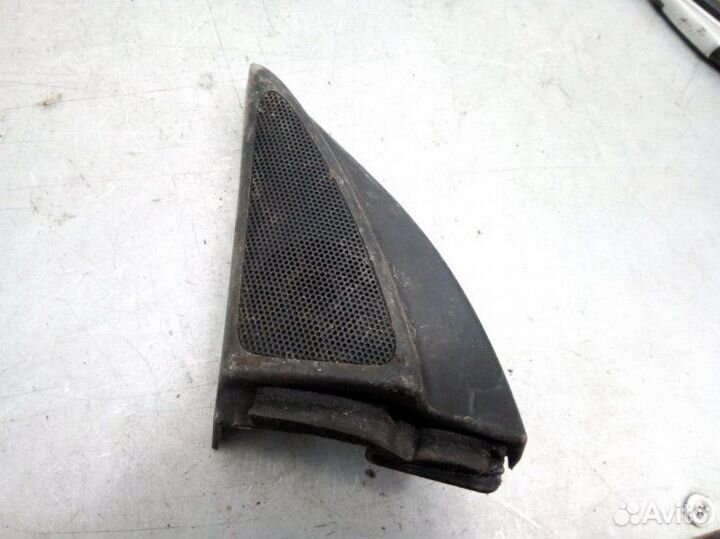 Крышка зеркала внутренняя левая Toyota Avensis 2