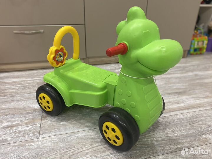 Машинка-каталка