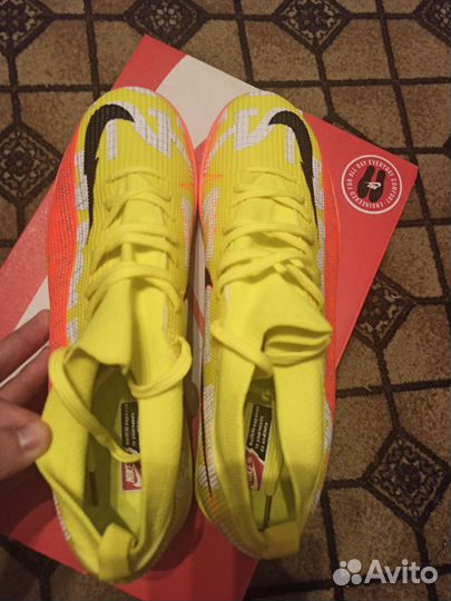 Бутсы (шиповки) найк(nike), гетры, щитки