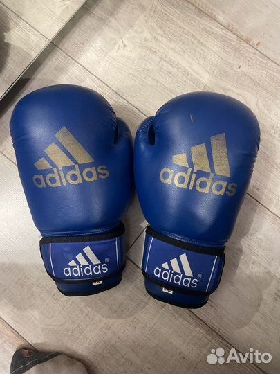 Боксерские перчатки 10 oz adidas
