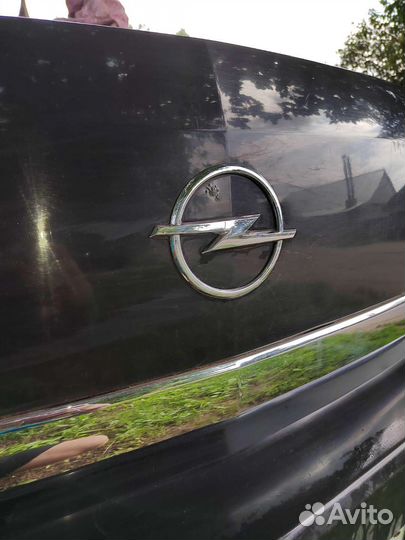 Крышка багажника Opel Astra H седан 2008 г