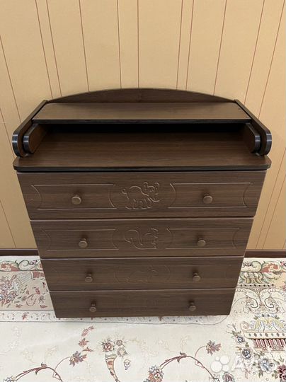 Детская кровать с пеленальным столиком-комодом