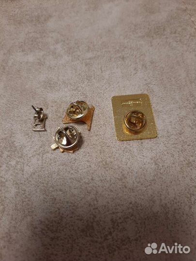 Значки из Канады