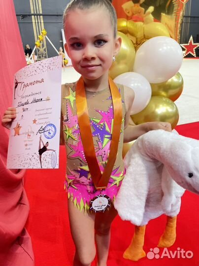 Гимнастический купальник с юбкой