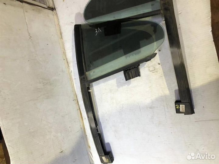 Стекло двери задней правой,левой (форточка) VW-Фо