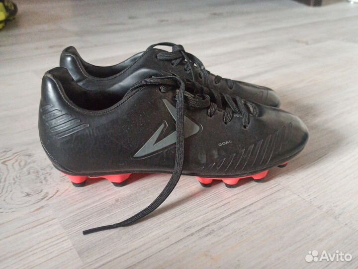 Футбольные бутсы demix