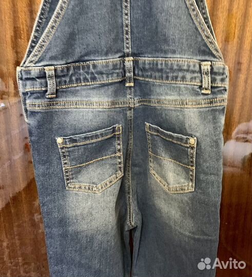 Джинсовый комбинезон