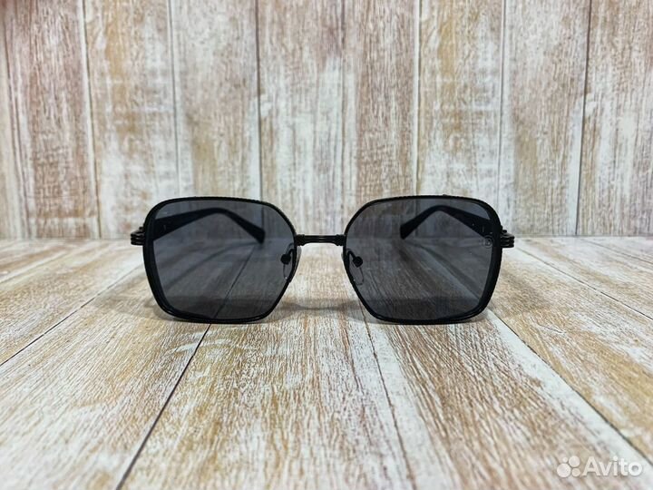 Солнцезащитные очки Balmain женские