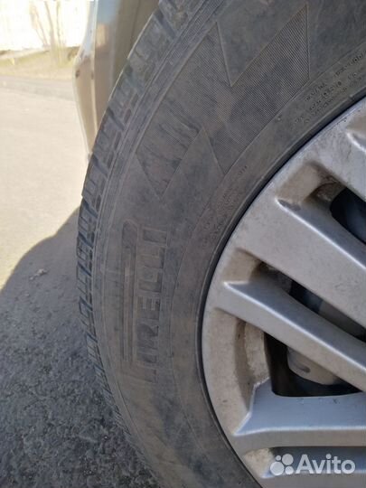 Pirelli Ice Zero SUV 225/65 R17