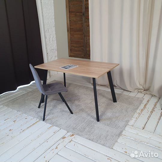 Письменный стол Ник Дуб 130*80 см. Черные ножки