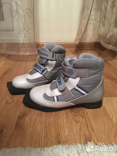 Лыжи 160, ботинки 34, палки