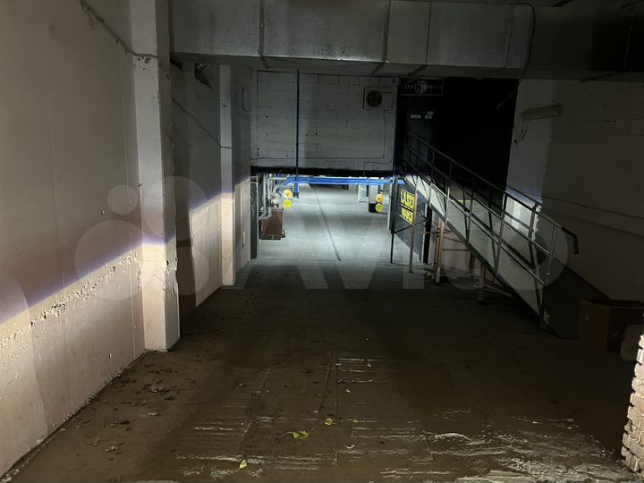 Машиноместо, 18 м²