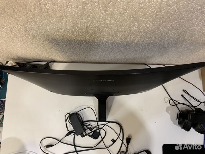 Монитор изогнутый Samsung C24F396FHI
