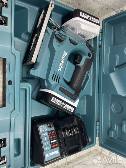 Аккумуляторный лобзик Makita JV143DWE