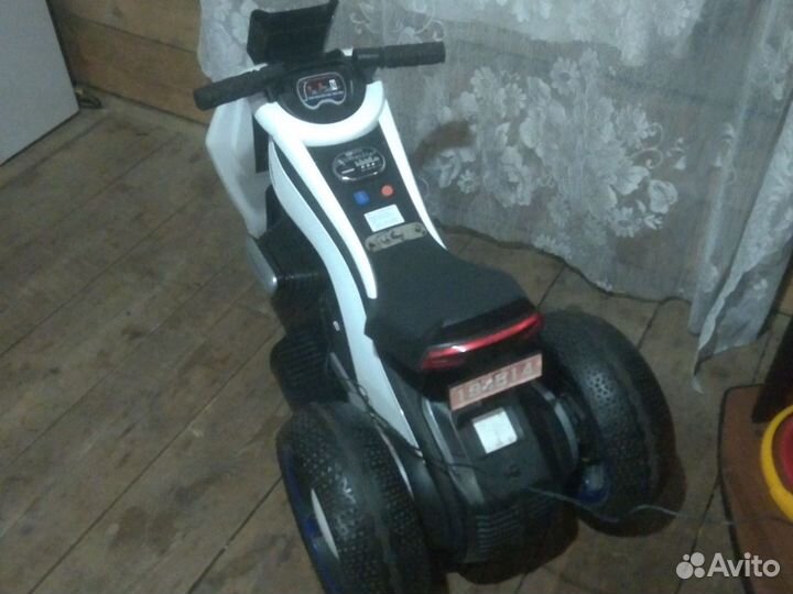 Детский электромобиль бу