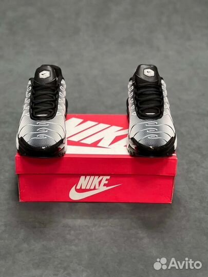 Кроссовки nike air max tn plus