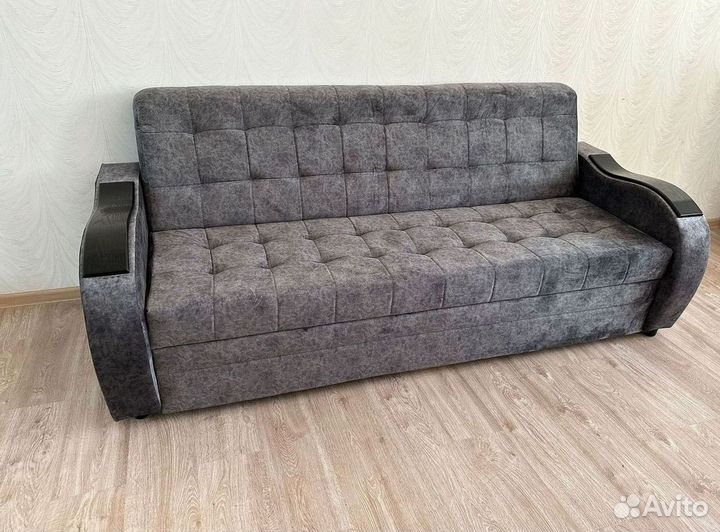 Прямой диван в наличии