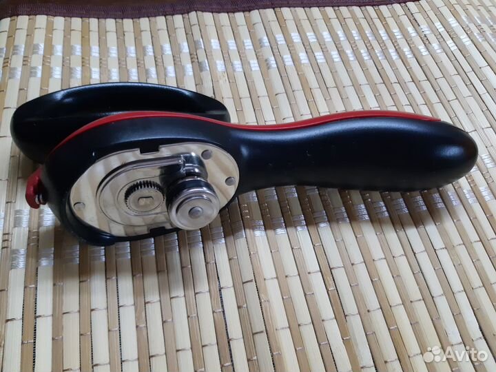 Открывалка tupperware