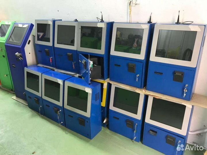 Навесной настенный платежный терминал