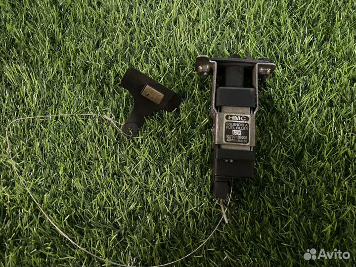 Активатор лючка бензобака Hyundai Santa Fe 2010 CM