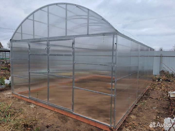 Теплица прямостенная