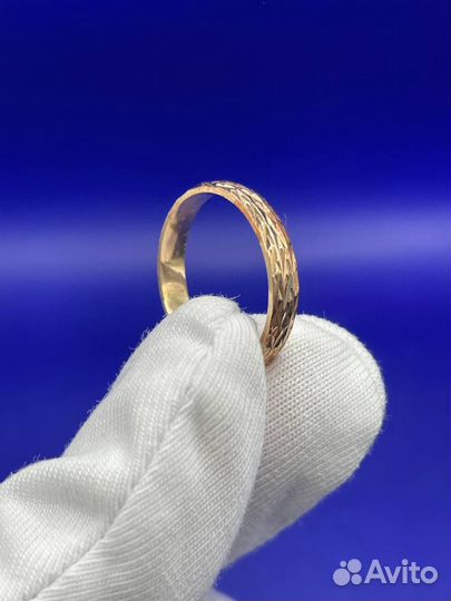 Золотое кольцо бу 585