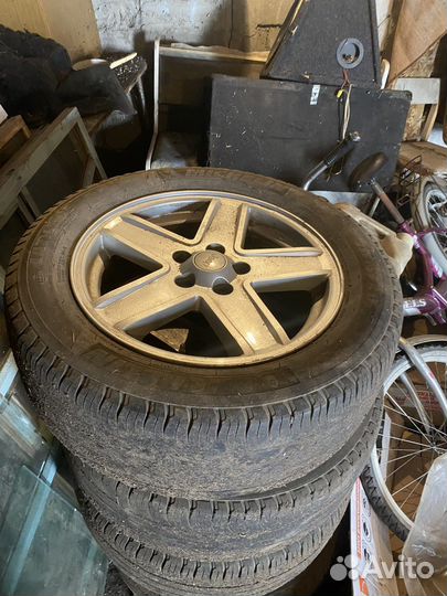 Michelin Latitude Alpin 235/55 R17