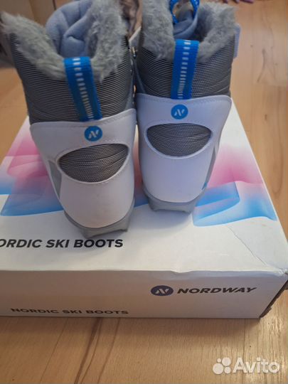 Лыжные ботинки