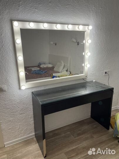 Будуарный столик