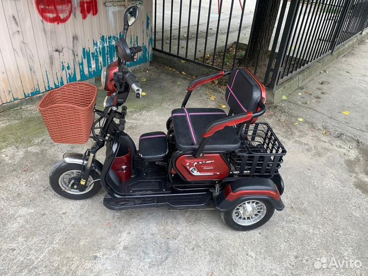 Электросамокат трицикл семейка рикша электромобиль
