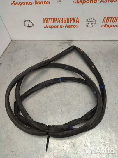 Уплотнитель задний правый Chevrolet Cruze хэтчбек