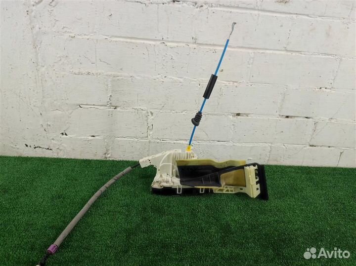 Замок двери передней левой Mercedes Benz E-class