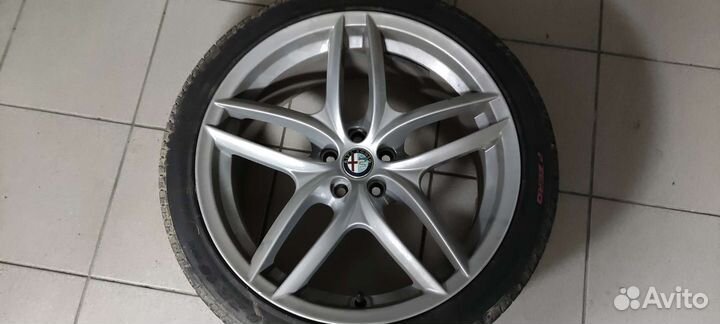 Alfa Romeo R 18 колеса в сборе