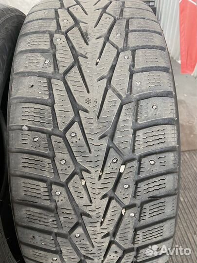 Nokian Tyres Hakkapeliitta 7 215/55 R17
