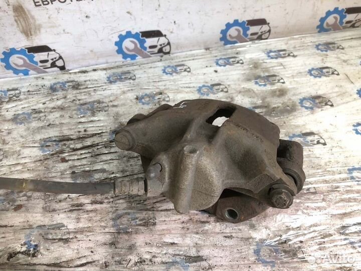 Суппорт передний левый Renault Kangoo D7F 2009