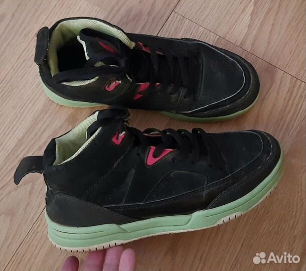 Кроссовки разные. 32 размеры.Как новые все