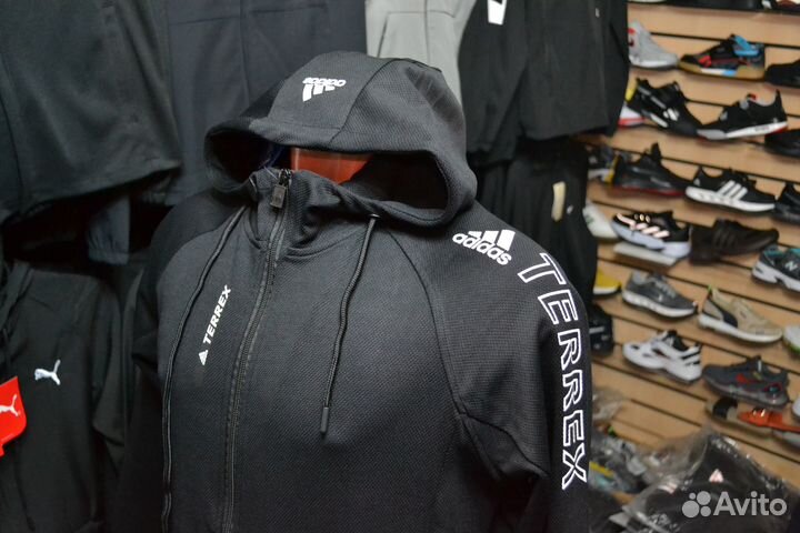 Спортивный костюм adidas terrex