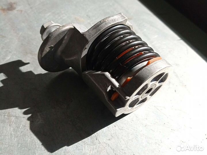 Натяжитель ремня генератора volkswagen