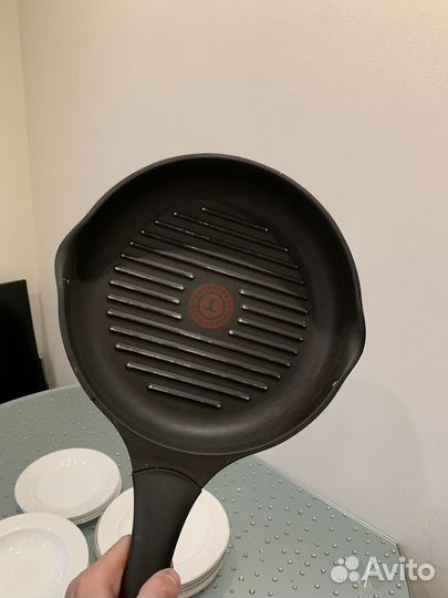 Кастрюли и сковорода