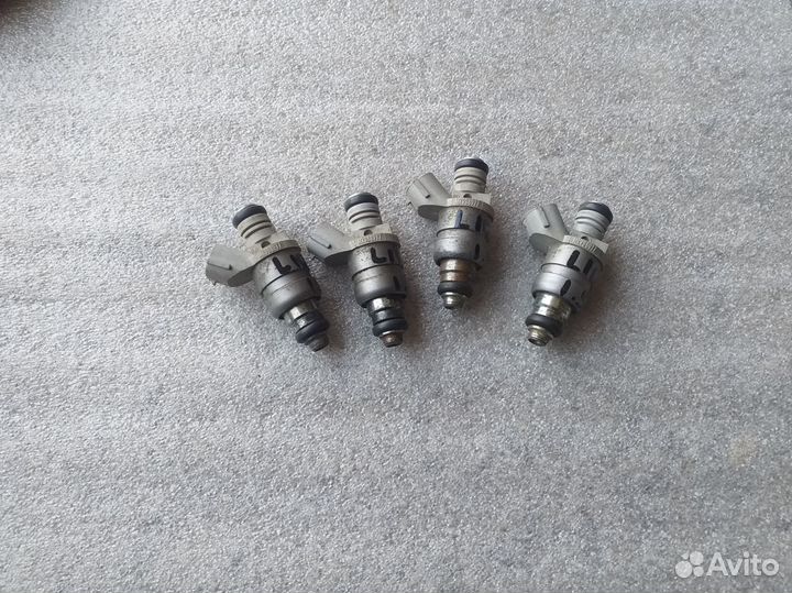 Форсунка топливная Mitsubishi Lancer 10 1.5